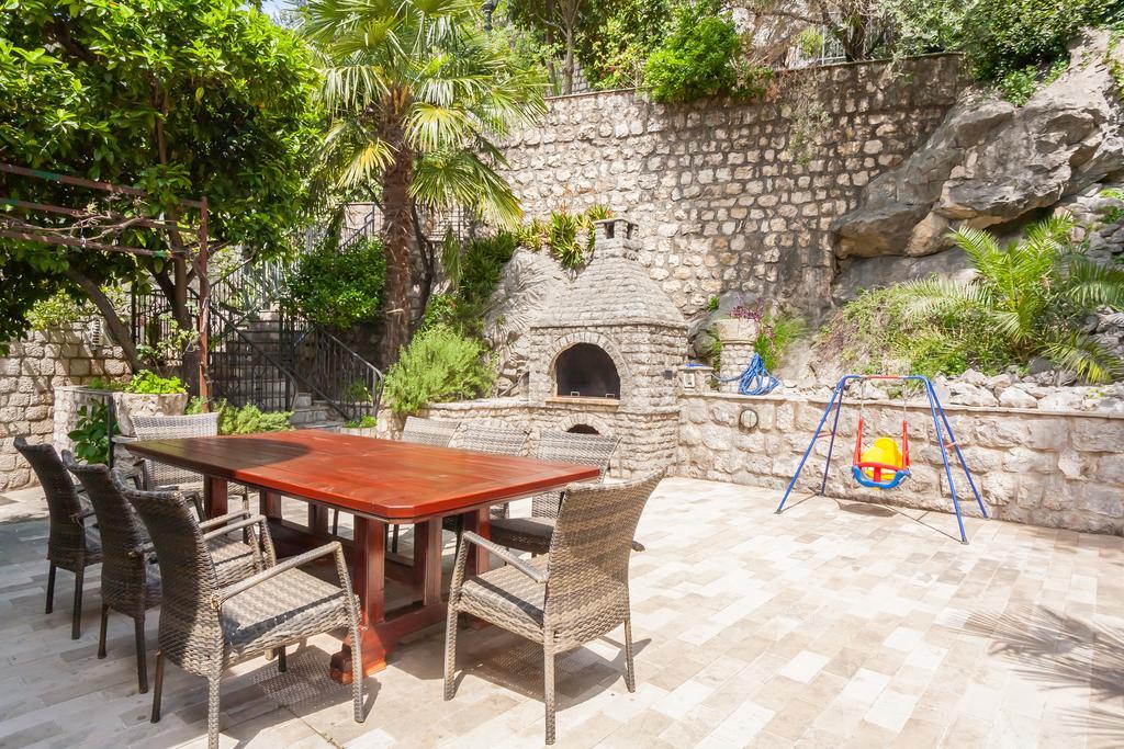 Villa & Apartments Perasto Exterior photo